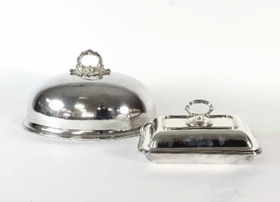 Lot 135 - A Sheffield plate food dome, crested and a...