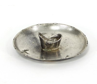 Lot 148 - A Chinese export silver chopstick rest, Zee...