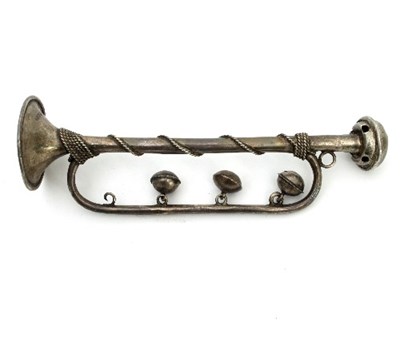 Lot 157 - A child's silver rattle, Alexander Bros Ltd,...