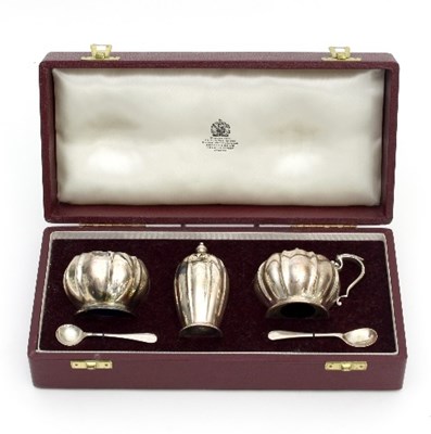 Lot 195 - A silver three-piece cruet set, Elkington & Co,...