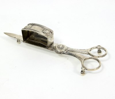 Lot 210 - A pair of Irish silver candle snuffers, James...