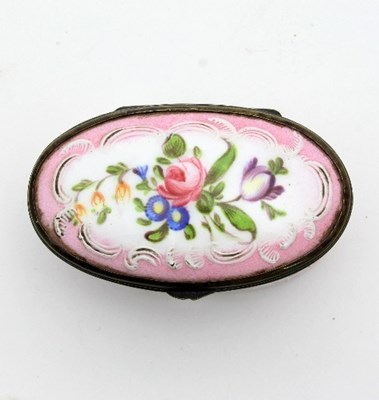 Lot 262 - A Bilston enamel box, the oval top and sides...