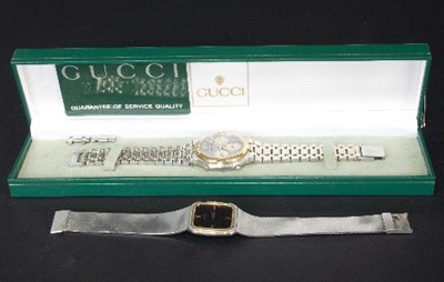 Lot 298 - A Gucci 9400 gentleman's chronograph...