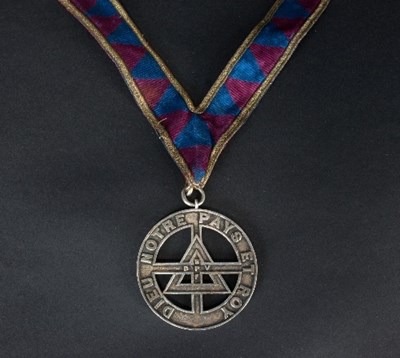 Lot 306 - A Masonic collaret and jewel by Toye & Co.,...