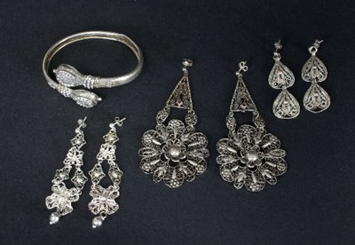 Lot 312 - A pair of Indian silver filigree pendant...