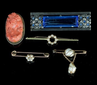 Lot 316 - Three gold, cultured pearl and seed pearl bar...