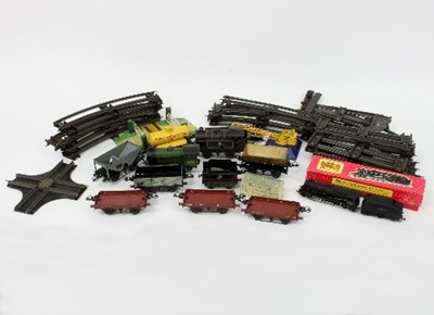 Lot 456 - A Hornby Dublo Locomotive 2224 and a quantity...