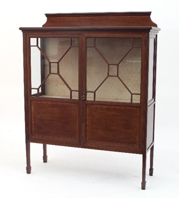 Lot 705 - An Edwardian mahogany and satinwood banded...