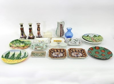 Lot 84 - A quantity of decorative ceramics