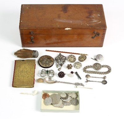 Lot 212 - A quantity of jewellery, coins, etc