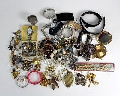 Lot 214 - A quantity of costume jewellery, pilgrimage...