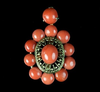 Lot 224 - A coral pendant of cluster form, the central...