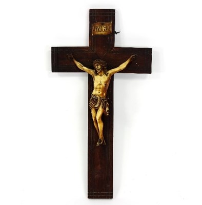 Lot 359 - A 19th Century Dieppe ivory crucifix with...