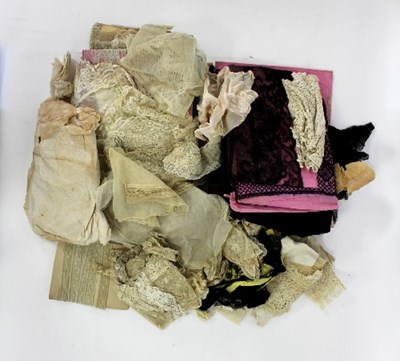 Lot 381 - A quantity of lace edging, collars, loose and...