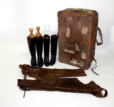 Lot 391 - A pair of gentlemen's hunting boots, the...