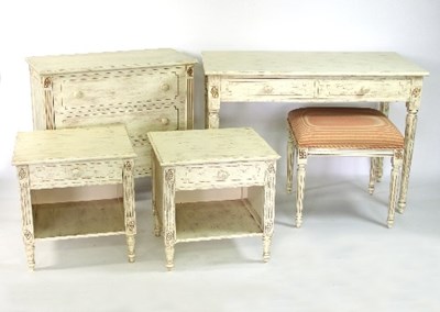 Lot 511 - A modern cream and gilt painted bedroom suite...