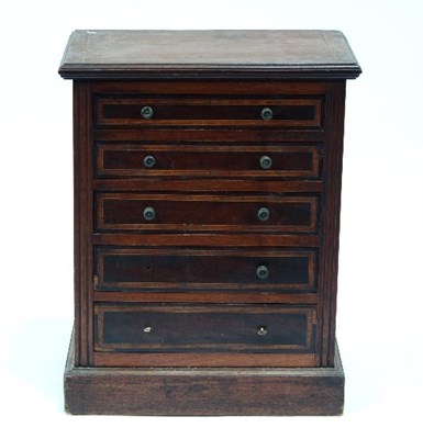 Lot 558 - An Edwardian mahogany chest crossbanded in...