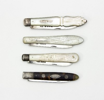 Lot 31 - A Victorian fruit knife with silver blade, T M...