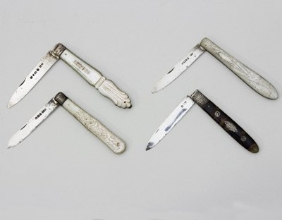 Lot 31 - A Victorian fruit knife with silver blade, T M...