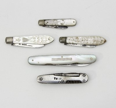 Lot 32 - Two Victorian fruit knives with silver blades...