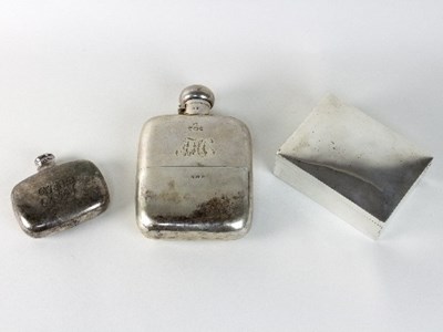 Lot 35 - An Edwardian silver hip flask, Birmingham 1908,...