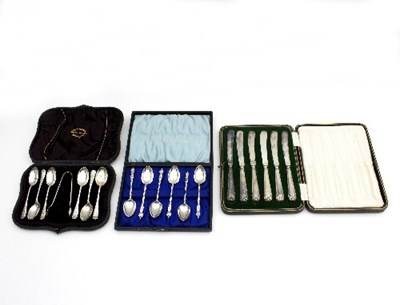 Lot 47 - A cased set of six silver-handled dessert...