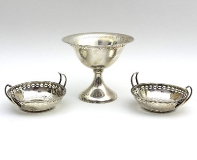 Lot 64 - A silver pedestal bowl, Deakin & Francis,...