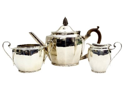 Lot 81 - A silver teapot, Henry Clifford Davis,...