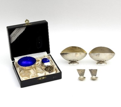 Lot 99 - A pair of oval silver salts, maker's mark ACP,...