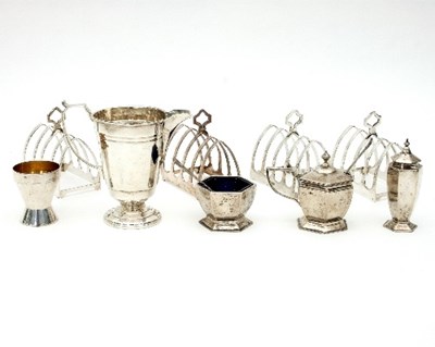 Lot 120 - A quantity of Art Deco silver items including...