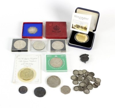 Lot 178 - A small group of coins to include a 2007...