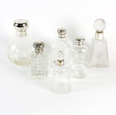 Lot 198 - A silver mounted scent bottle, the hinged...