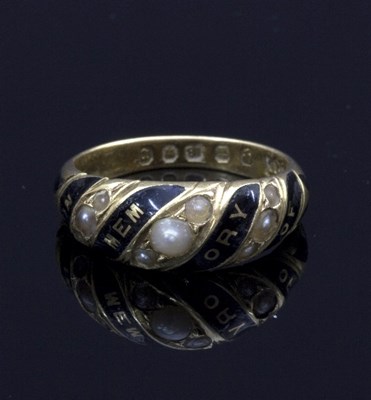 Lot 240 - A Victorian 18ct gold mourning ring, the band...