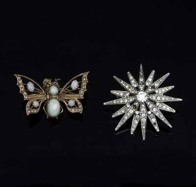 Lot 291 - An opal butterfly brooch and a paste set...