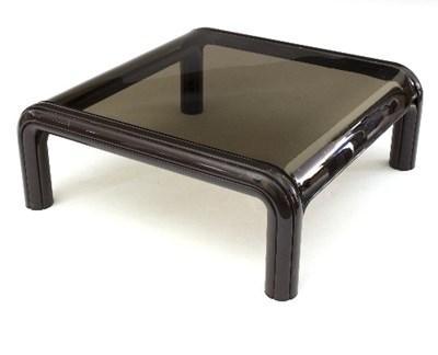 Lot 431 - A 20th Century Parker Knoll coffee table, the...