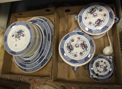 Lot 674 - An Alfred Meakin 'Madras' dinner service, for...