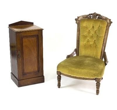 Lot 809 - A Victorian walnut framed bedroom chair with...