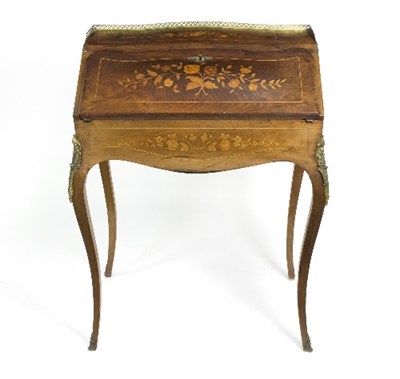 Lot 852 - A 19th Century bureau-de-dame with fitted...