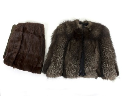 Lot 1219 - A silver fox fur cape and mink fur stole