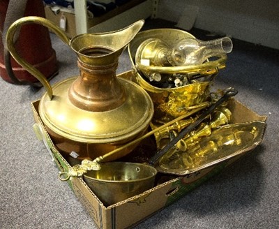 Lot 1250 - A quantity of brass ware