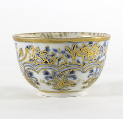 Lot 95 - A Meissen blue and white tea bowl, circa 1775,...