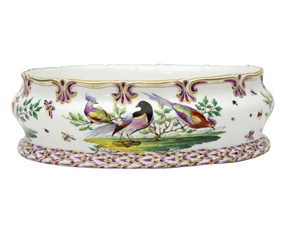 Lot 192 - A Chelsea style oval bowl, decorated birds and...