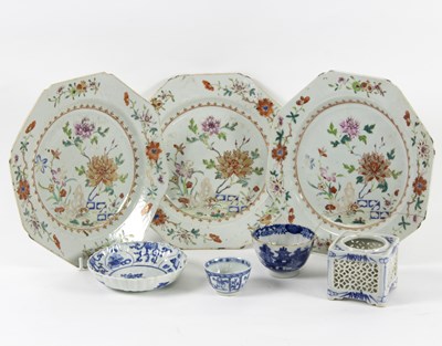 Lot 236 - A late 19th Century Chinese blue and white...