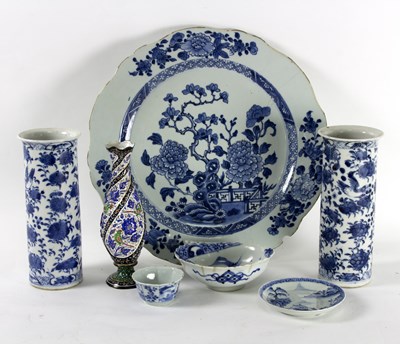 Lot 290 - A quantity of Chinese blue and white porcelain...