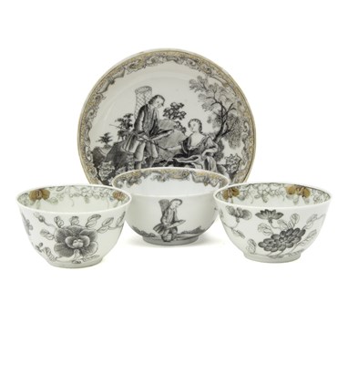 Lot 292 - A Chinese tea bowl and saucer, circa 1760,...