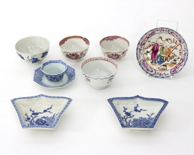 Lot 330 - A Chinese blue and white tea bowl, 18th...