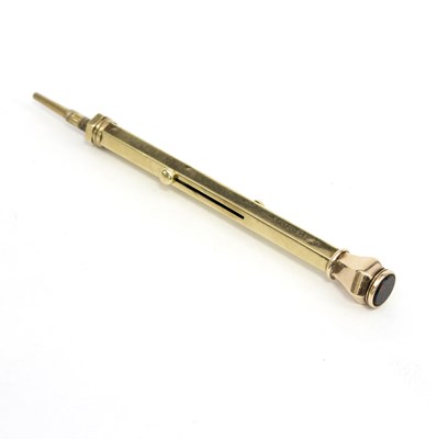 Lot 401 - A 9ct gold propelling pencil and pen by S...