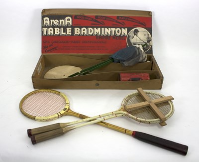 Lot 514 - An Arena table badminton set, a folding crib...