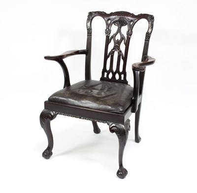 Lot 695 - A Georgian style mahogany armchair with...