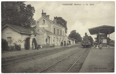 Lot 19 - A quantity of railway postcards, including...